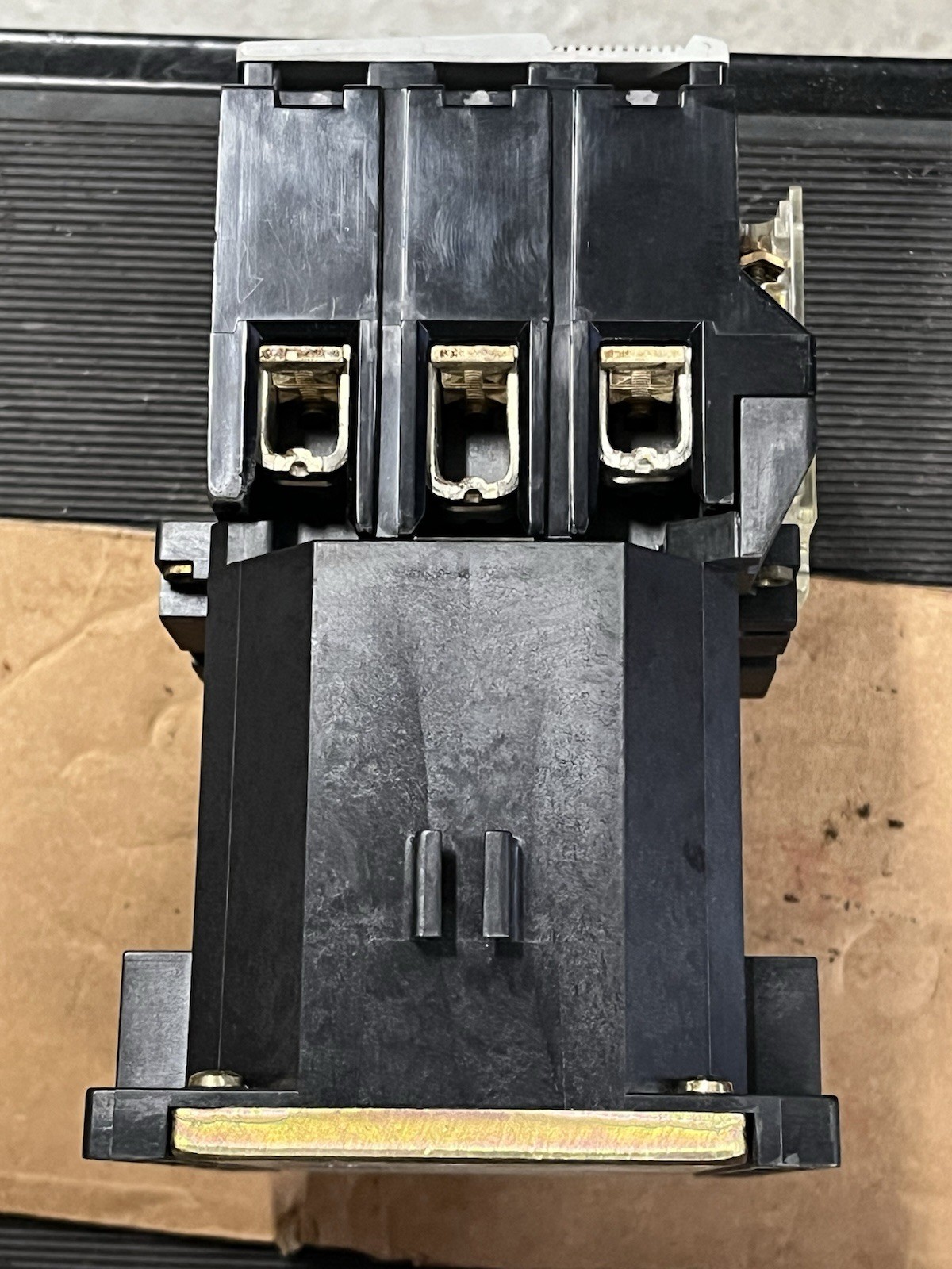 Allen-Bradley 100-A60NZ*3 Contactor Series B 3 Pole 60A 600VAC Max + 100-GA01