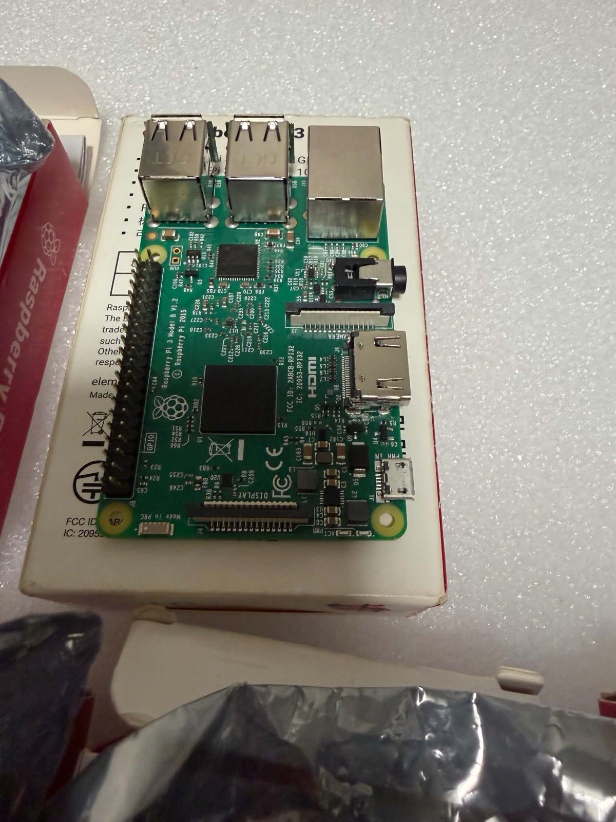 Raspberry Pi 3 Model B v1.2 Dev Board 1GB RAM WiFi Bluetooth