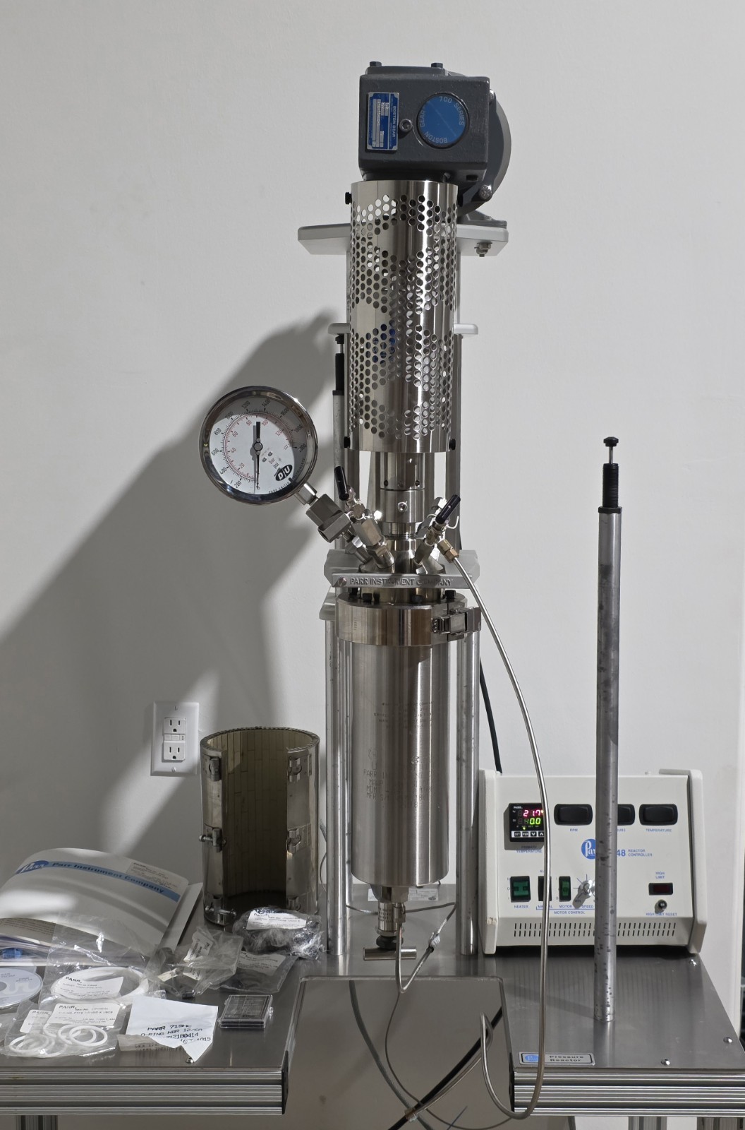 Parr 4530 Floor Standing Pressure Reactor Model 4534 w/ 4848 Controller & Heater