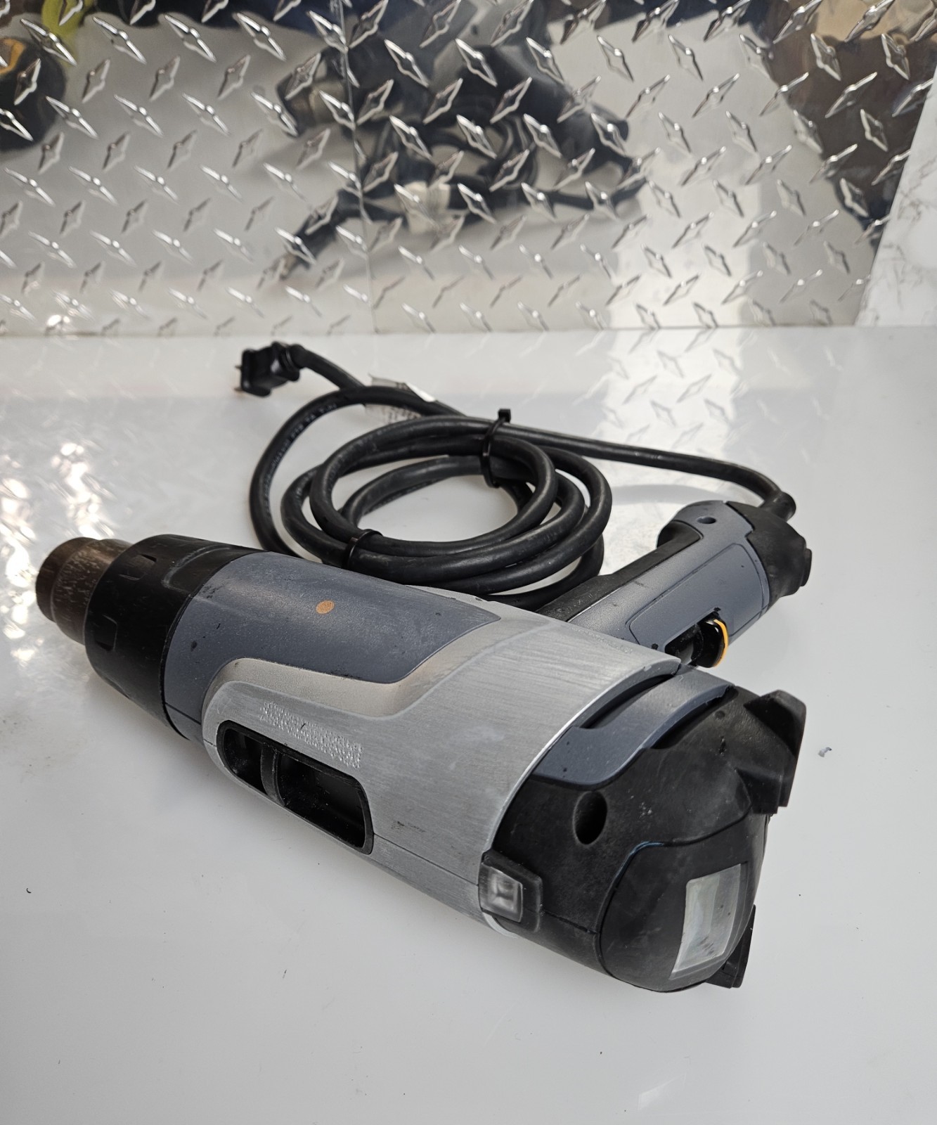 Steinel HG 2320 E 120V 13.3 Amps AC 1600W Heat Gun with adjustable settings