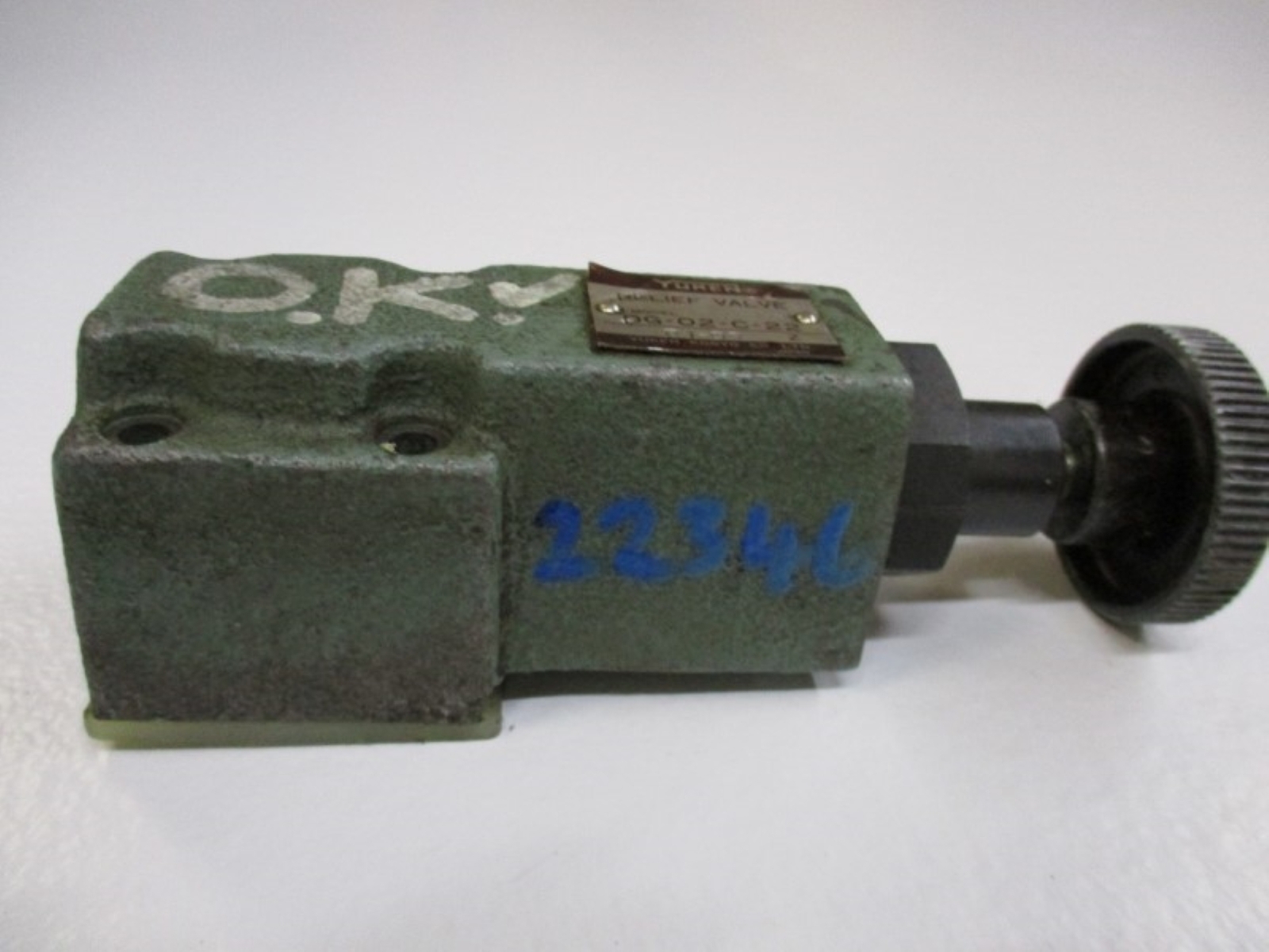 YUKEN DG-02-C-22 UNMP