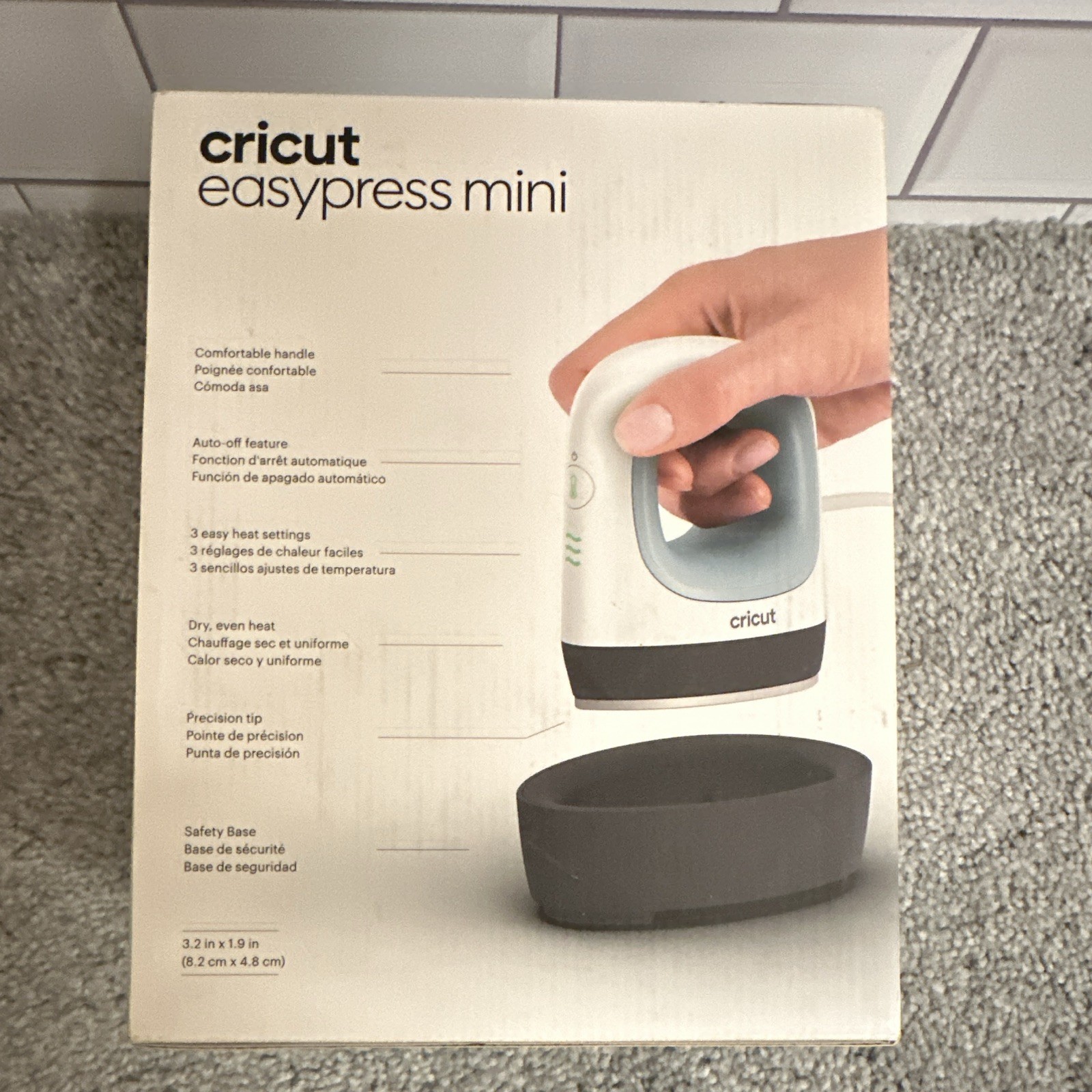 Cricut EasyPress Mini Heat Press 3.2 x 1.9 in w/ Safety Base Auto-Off CHP050A1
