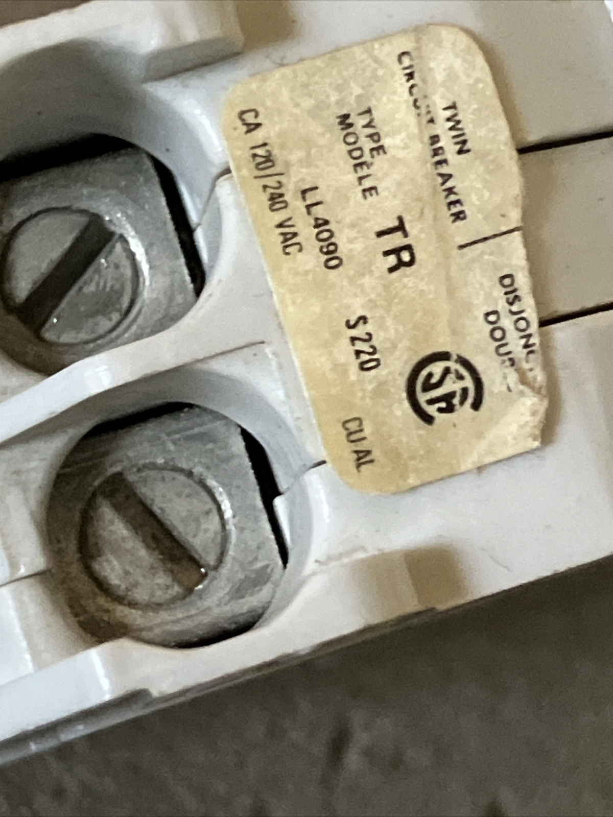 GE TR1540 TR4015 2 Pole 15 40 Amp 120/240V Twin Tandem Circuit Breaker TRP1540