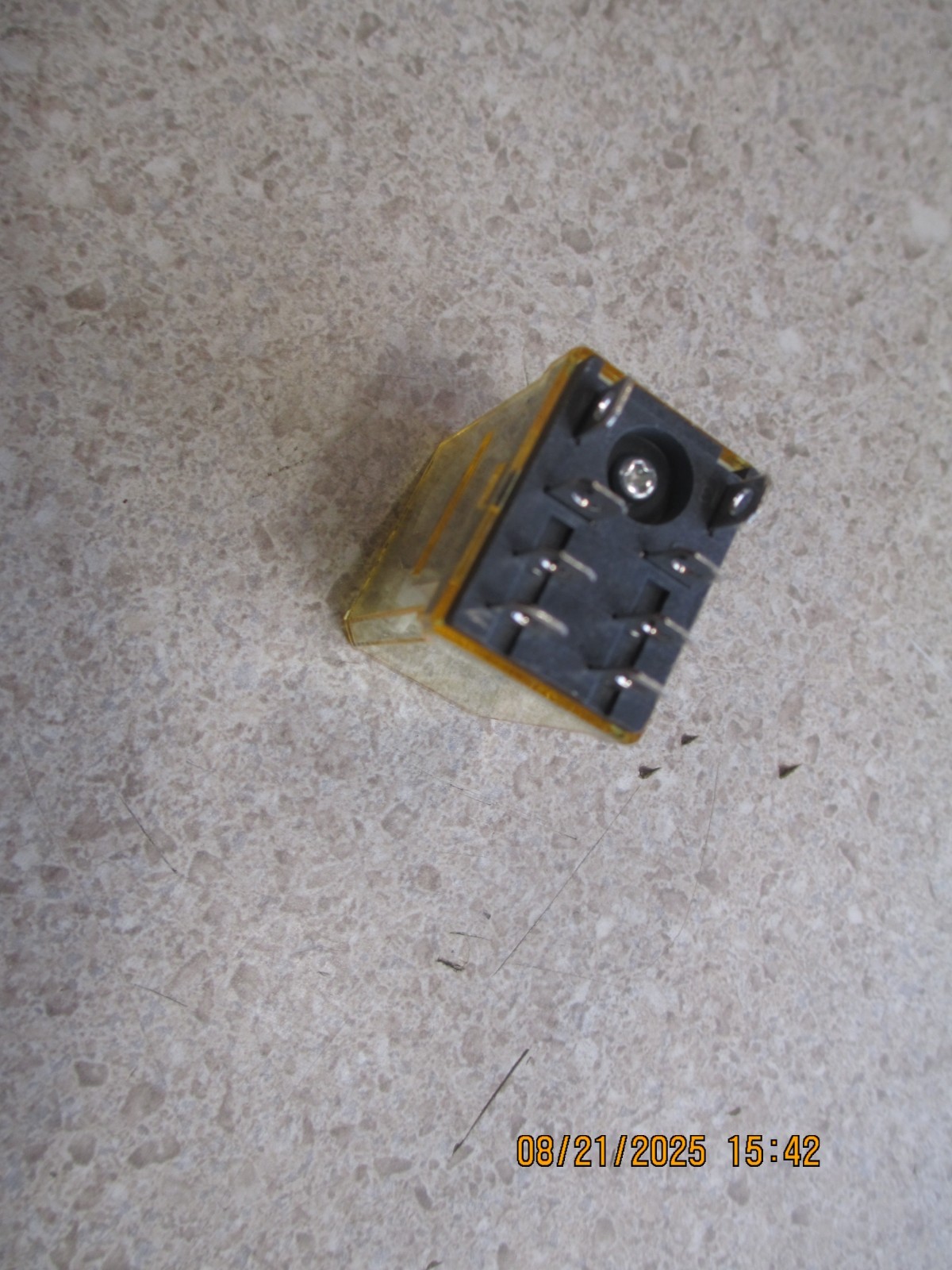 Idec RH2B-U AC24V Relay NEW