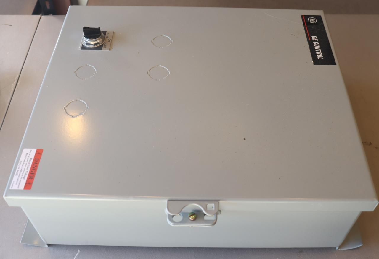 GE Electrically Held Lighting Contactor CR260L21EA021EA0 30A 115/120V Coil w HOA