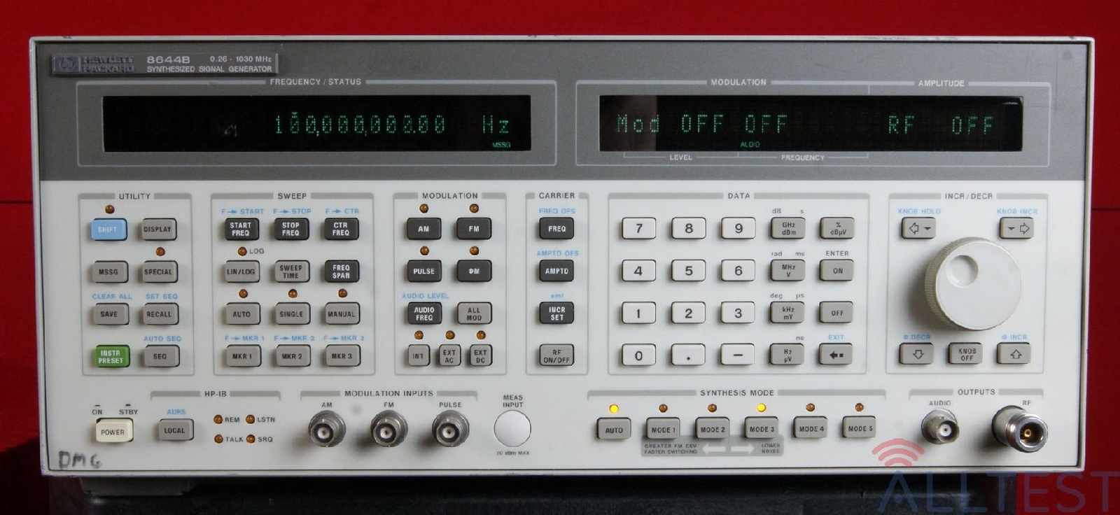 HP Agilent 8644B -001 3315A00326 Synthesized Signal Generator, 252kHz-1030MHz