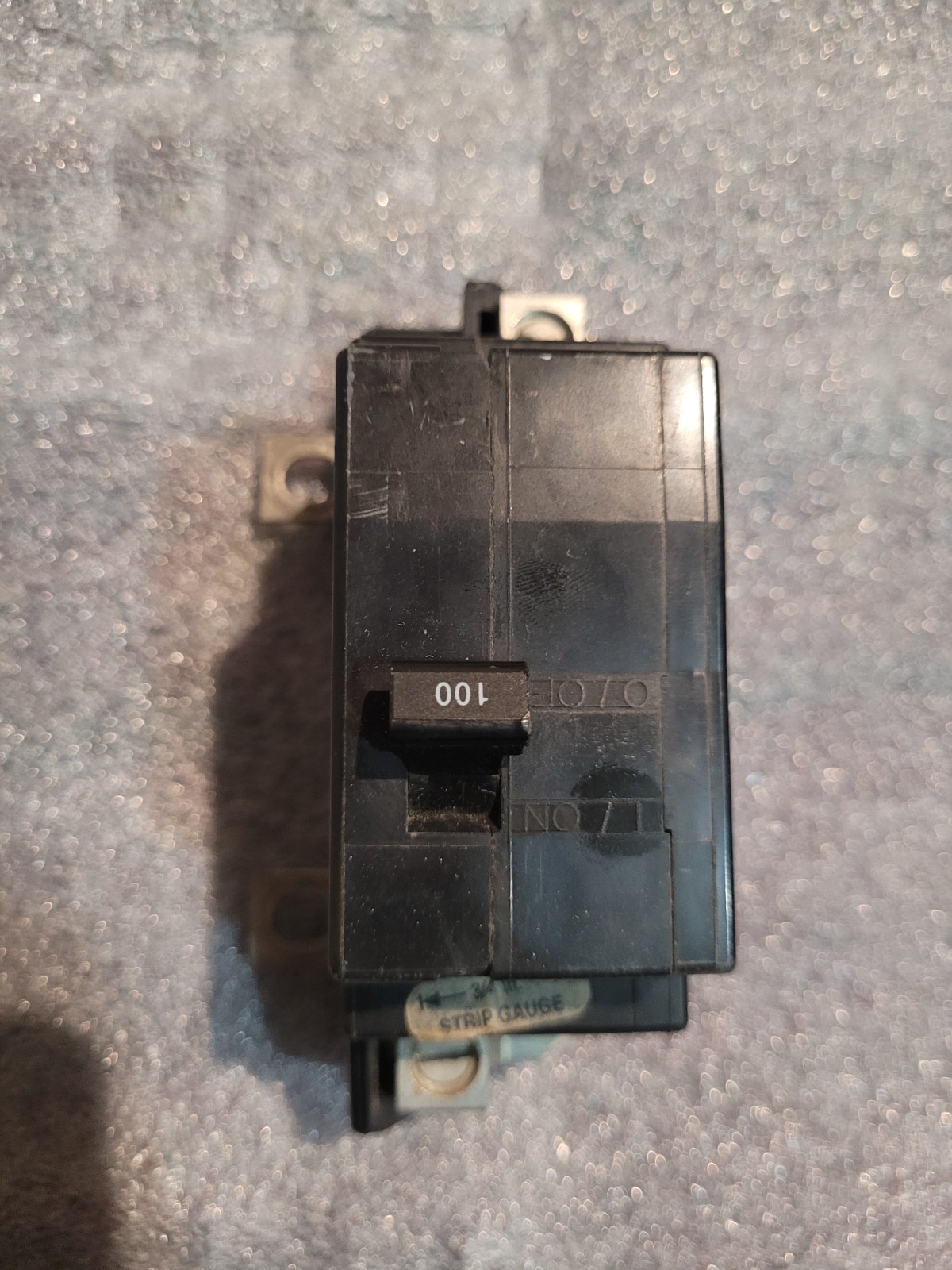 Square D ~ QOM100VH8106 ~ Type QOM1 Circuit Breaker