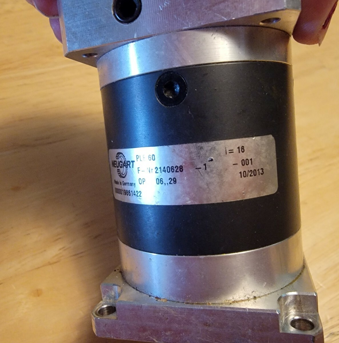 NEW Neugart PLE 60 Planetary Gearbox w/ Output Shaft 4-Bolt I=16