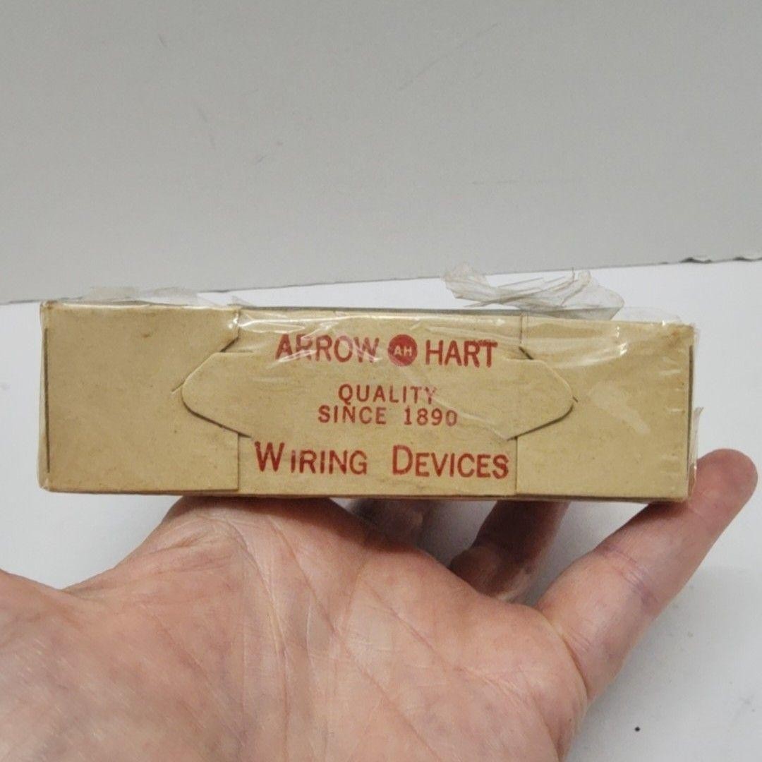 Vintage Arrow Hart Toggle Light Switch QS 4 Wall Interior Beige Wiring Device