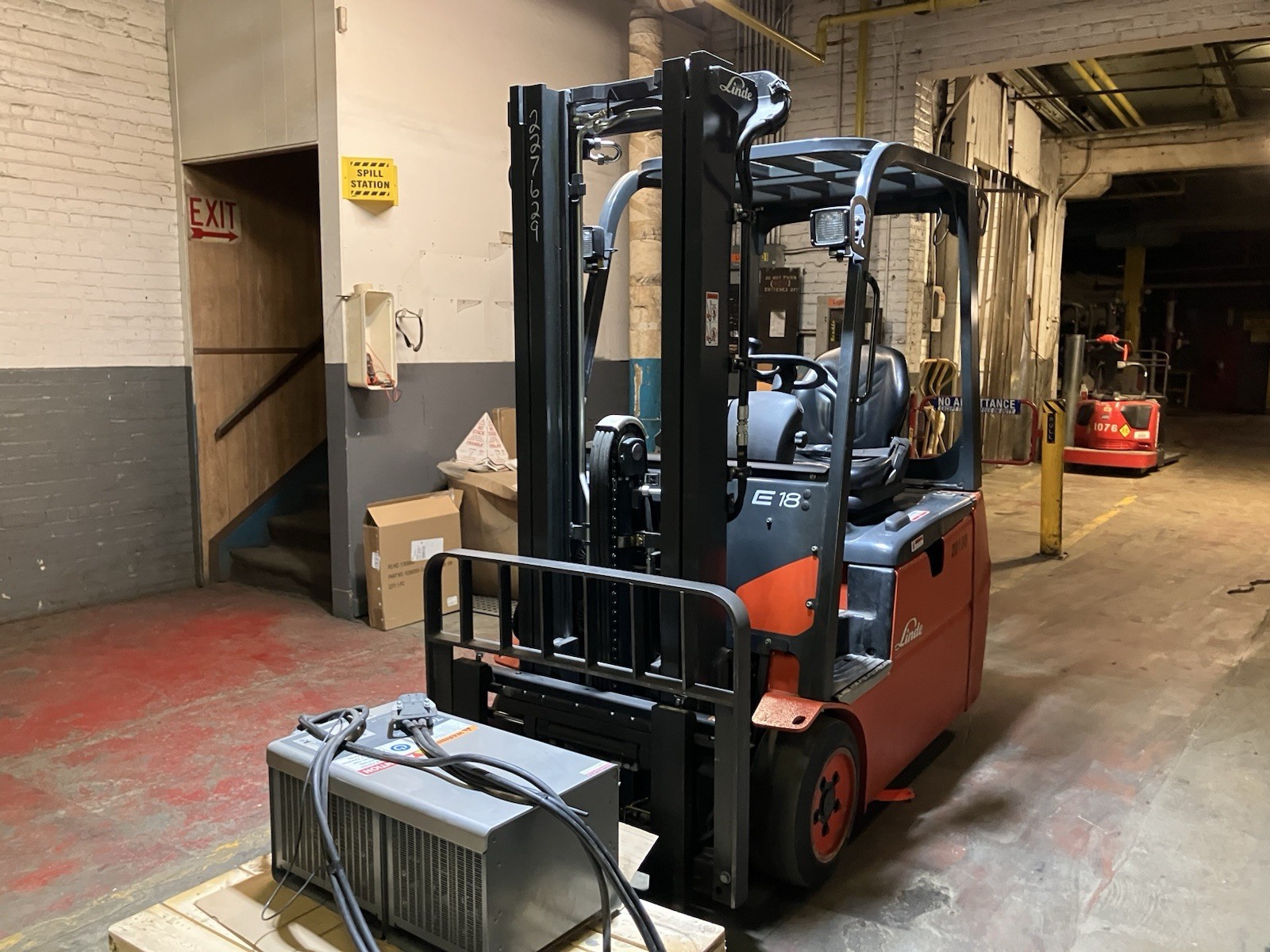2020 Linde 3600 LB Forklift with Side Shift and Triple mast lithium-ion battery