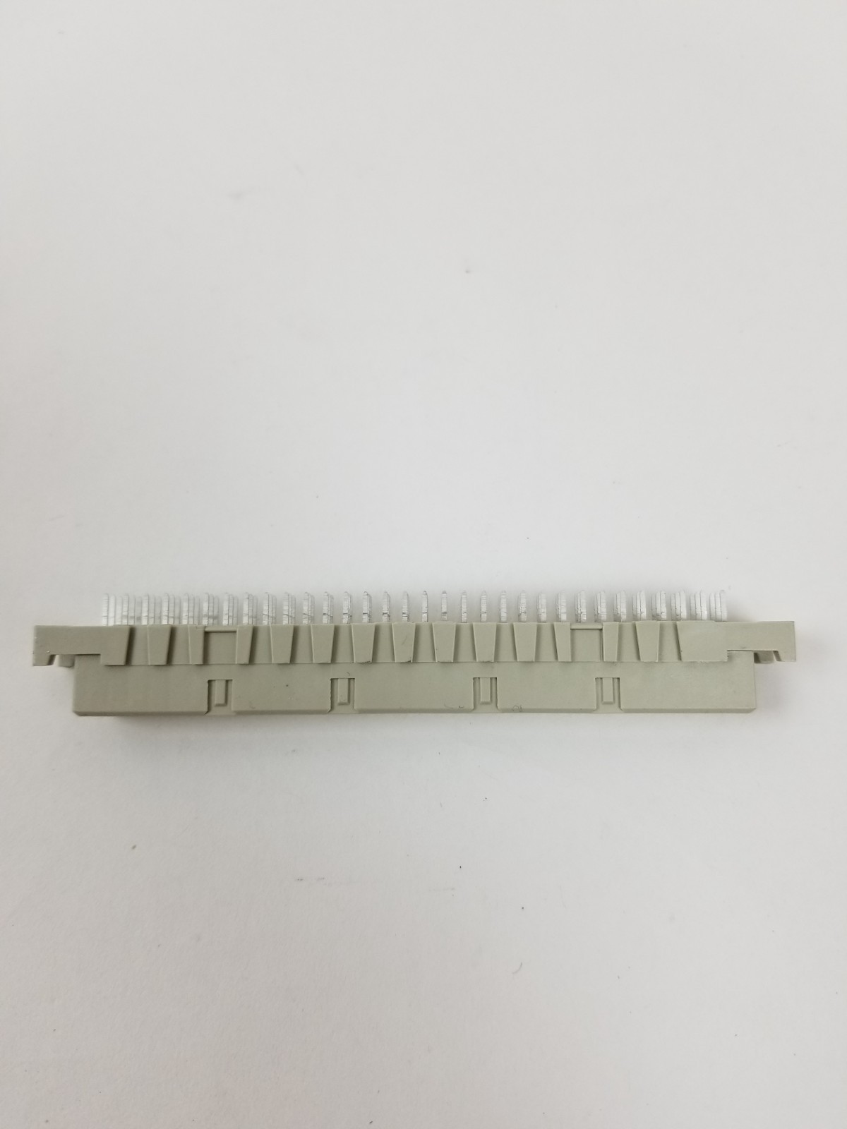 62ct TE Connectivity 214836-E Eurocard Connectors 96-Position ERNI Female NEW