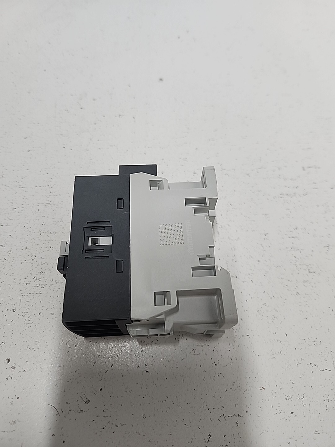 ABB 1SBL137001R1101 Contactor Relay 25A AF09-30-01-11 **NOS** **FAST SHIPPING**