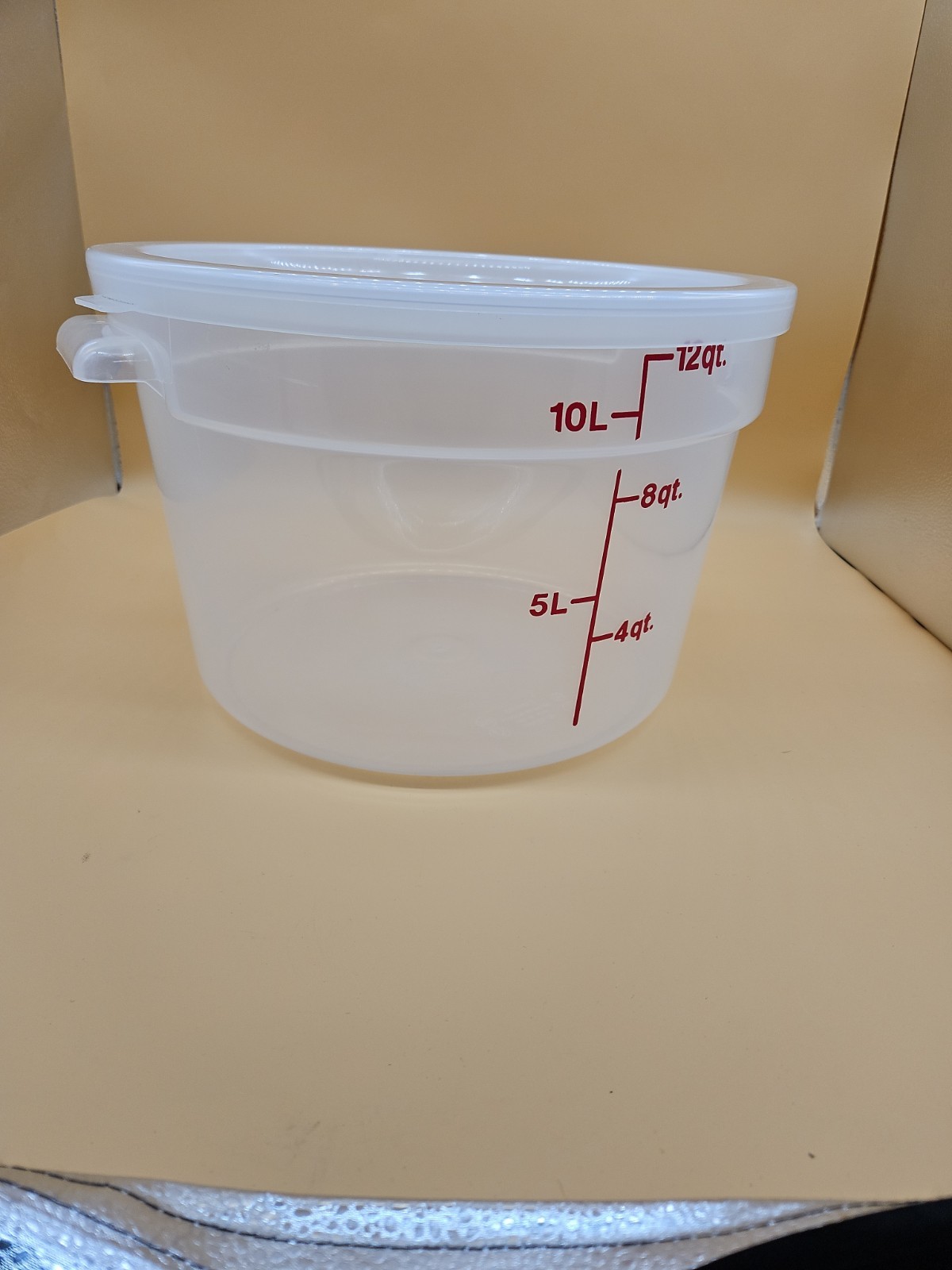 12 qt Cambro Round Food Storage Container Translucent Polypropylene NSF 8” Depth