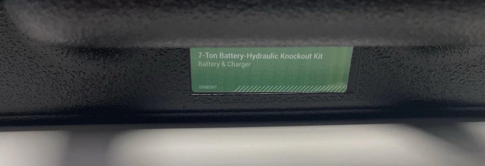 NEW Greenlee LS50L11A 7 Ton 11A 18V Battery-Powered Knockout Punching Tool Kit