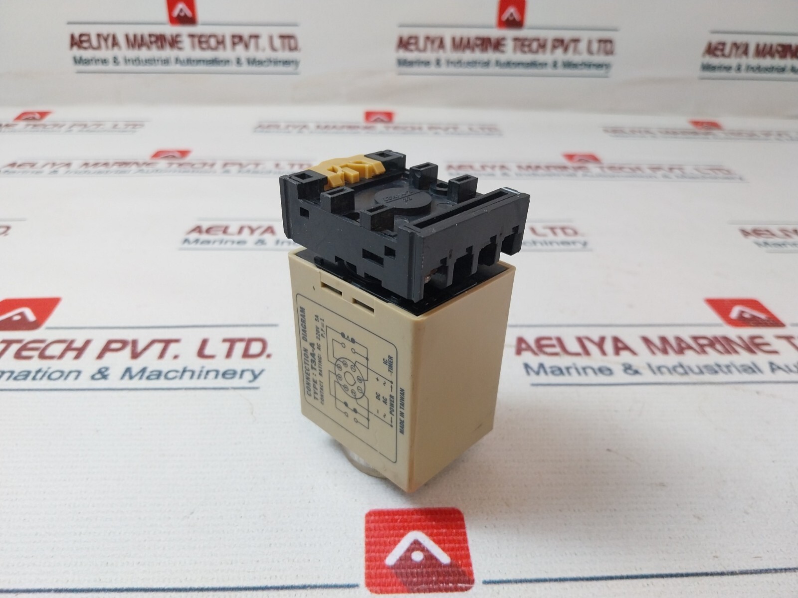 TTE T3A-A Timer Relay with Base 0-30 Min DC 24V