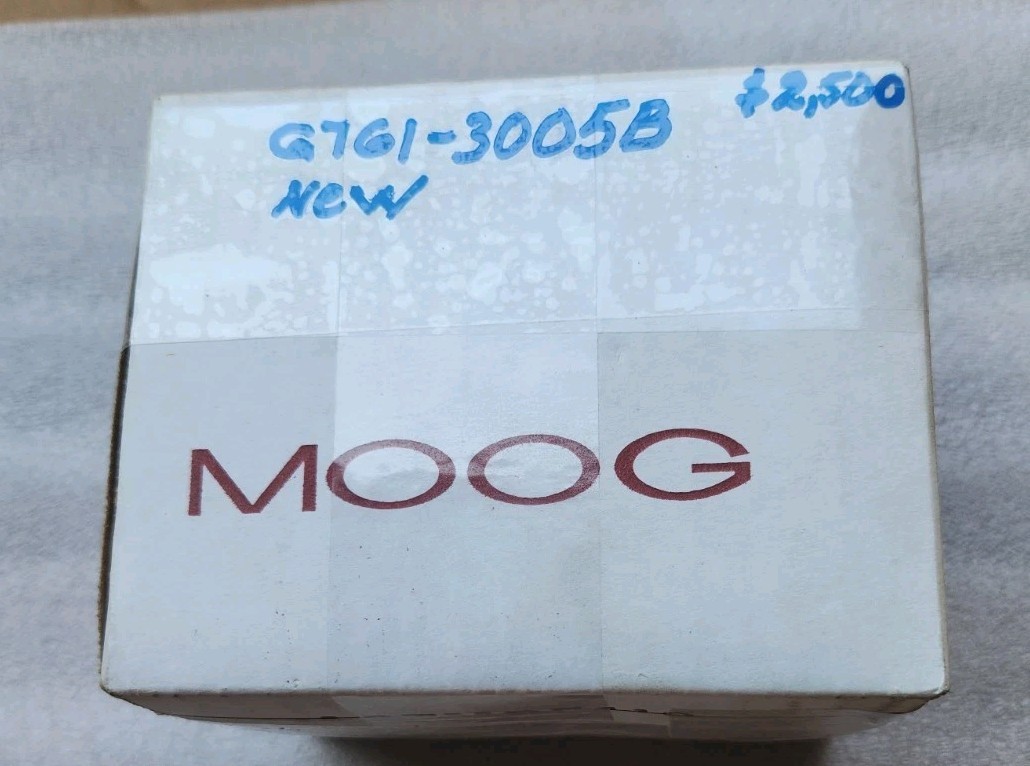 MOOG G761-3005B SERVO VALVE , NEW WITH TEST REPORT