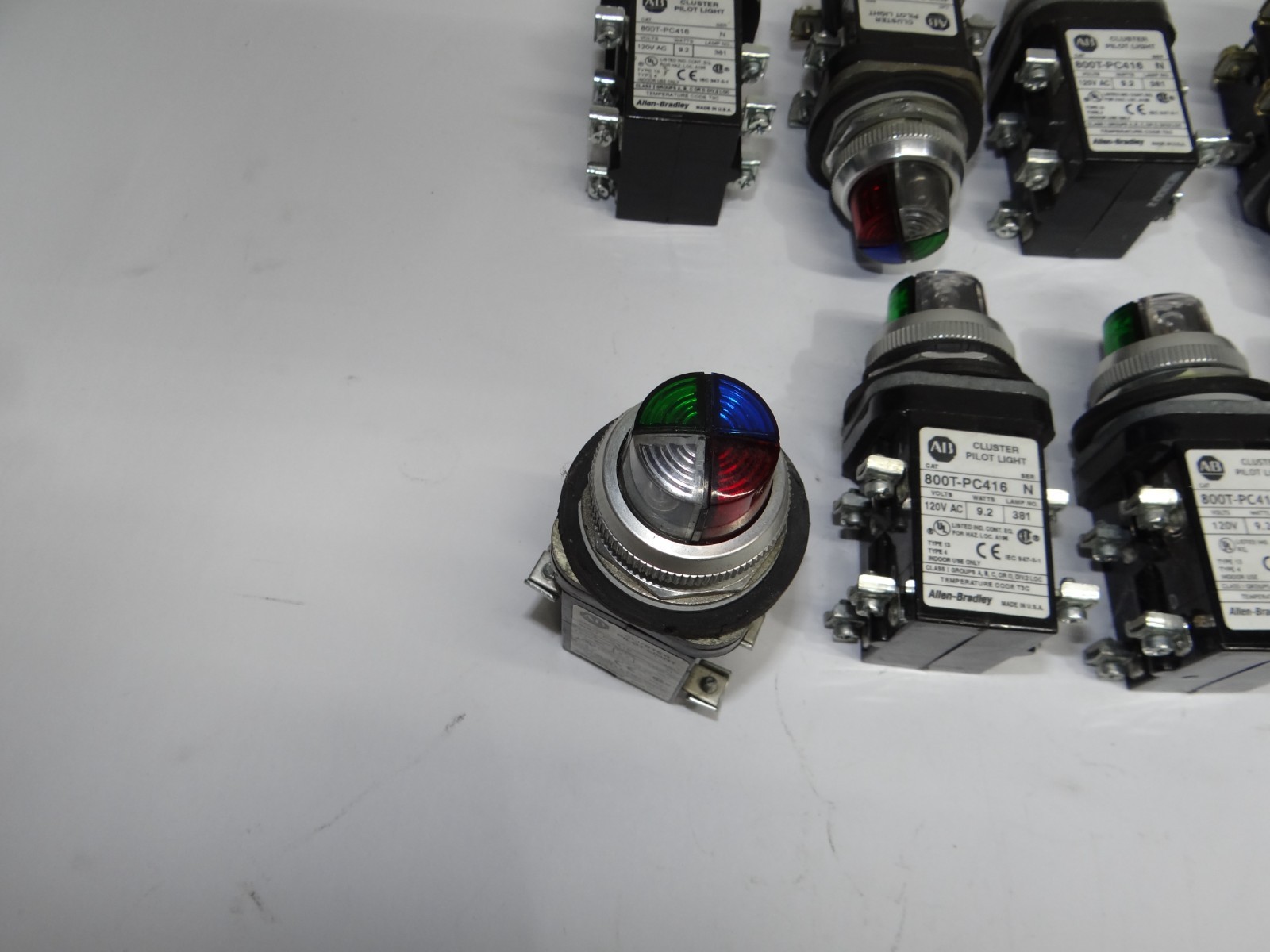 ALLEN BRADLEY 800T-PC416 CLUSTER PILOT LIGHT (USED) – Excellent Condition