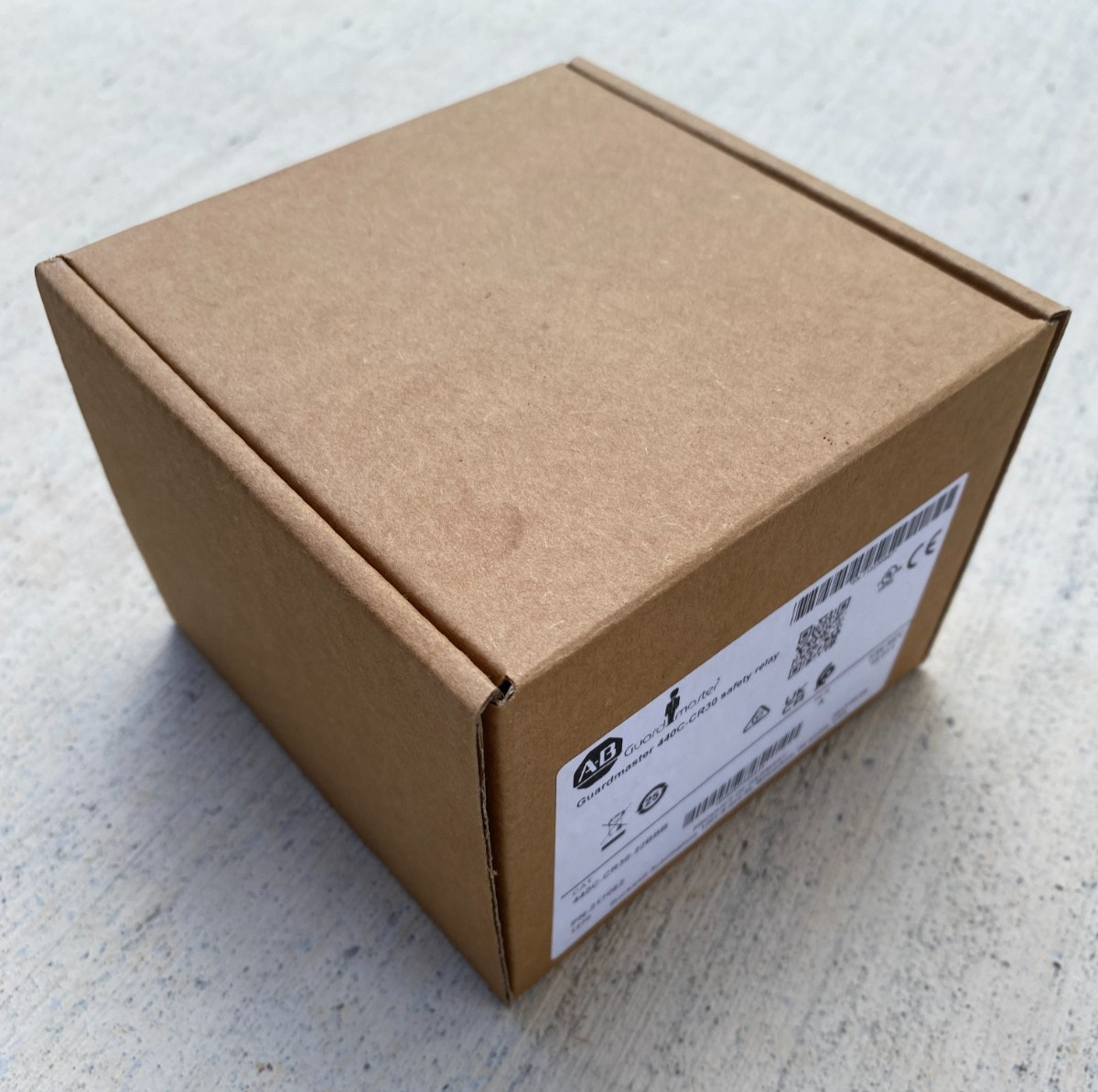 NEW Allen Bradley Guardmaster Safety Relay 440C-CR30-22BBB SER A