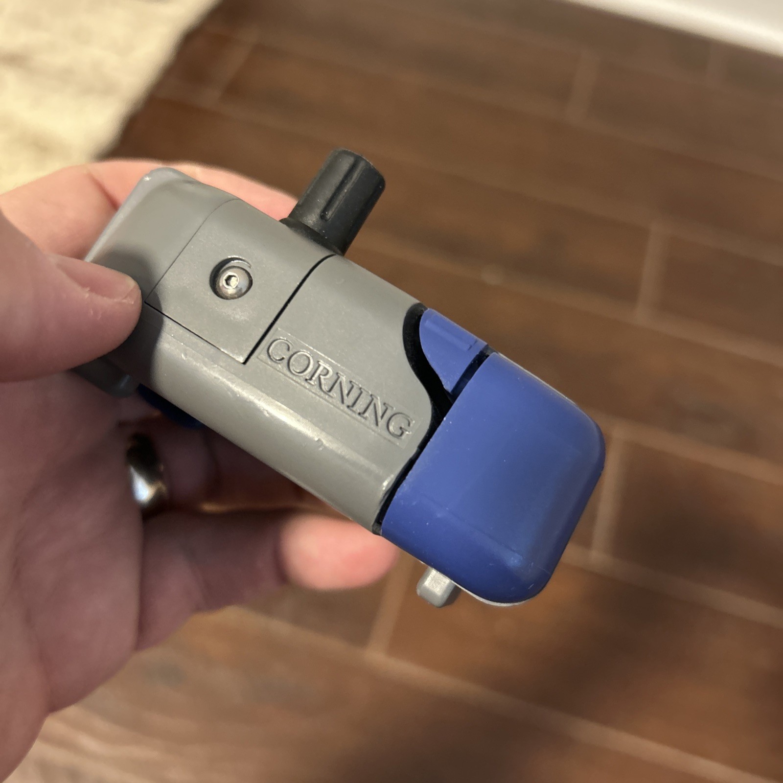 Corning UniCam FBC-015 High-Performance Flat Fiber Optic Cleaver Tool