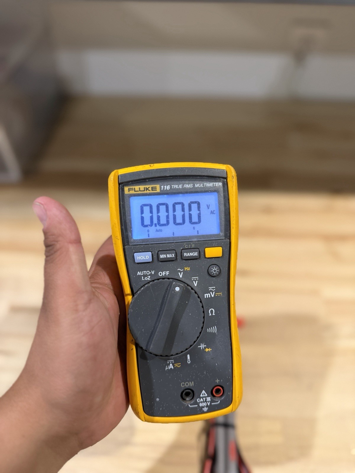 FLUKE 116 TRUS-RMS MULTIMETER / LEADS – SHIPS FAST (TESTED)