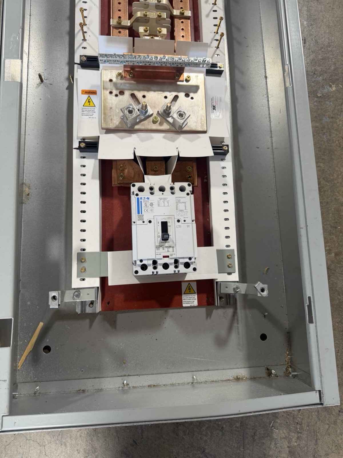 1-EATON PRL3X 250A 480/277V 3P4W MAIN BREAKER PANELBOARD NEMA 1 SURFACE 72” NEW