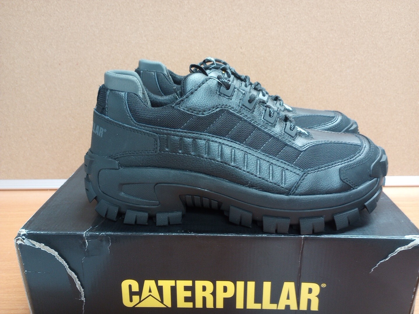 CAT Footwear Men’s Invader Steel Toe Work Shoe Black 11.5