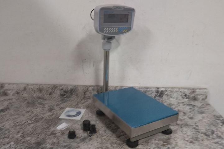 Adam Equipment GBC 70a 70 Lb Capacity 100 to 240V Industrial Bench Scale