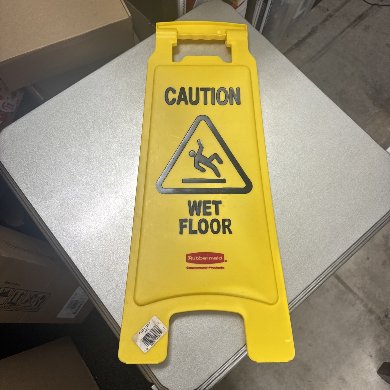 RUBBERMAID CAUTION WET FLOOR YELLOW 1 SIDED SIGN WALL DECORATION