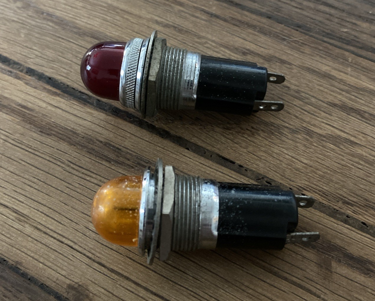 2 Dialco Panel Indicator Lights Red & Amber 75w 125v Plastic Lens