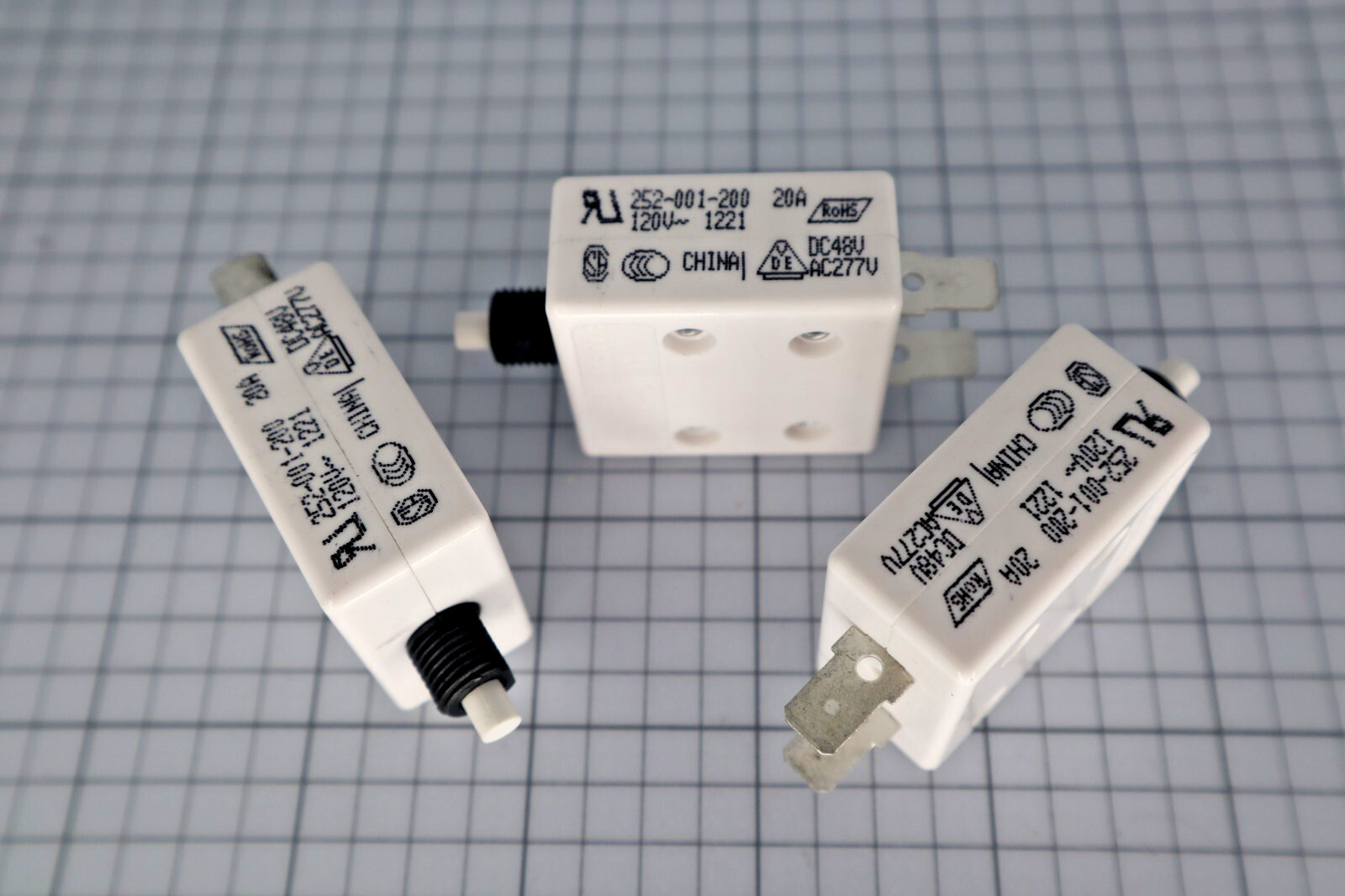 *Single* Mechanical Products – Part #252-001-200 20A 120V Circuit Breakers