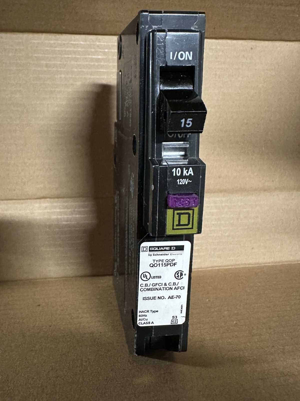 1 SQUARE D QO115PCAFCI/GFCI 15A PLUG ON NEUTRAL ARC-FAULT AFCI used