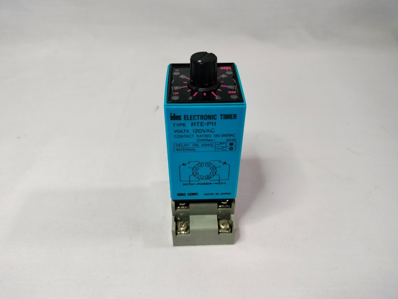 Idec RTE-P11 RTEP11 Electronic Timer 120VAC/240VAC with Socket Base