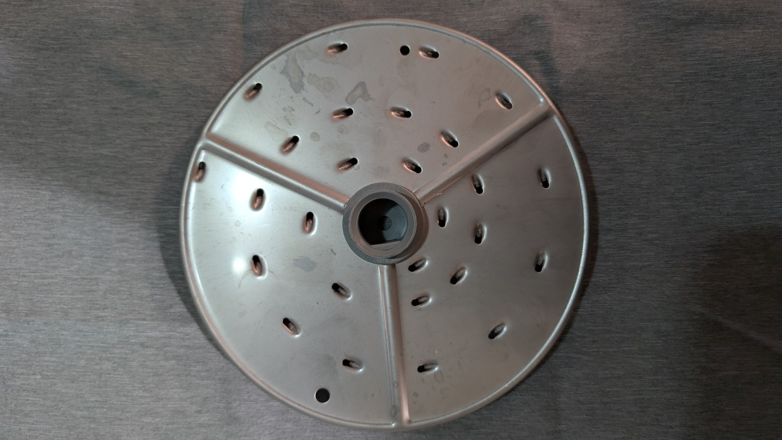 Robot Coupe – 27577 – 2 mm (5/64 in) Medium Grating Disc (No. R209)