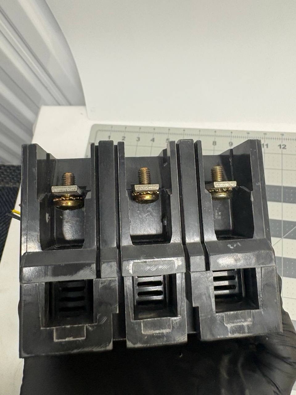 GE SELA36AT0100 Spectra RMS 100A 600V 3 Pole Breaker W/ SRPE100A Plug & Alarm