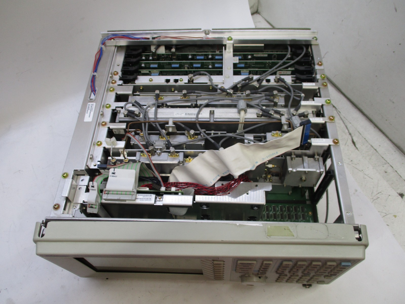 TEKTRONIX RSA 3303A REAL TIME SPECTRUM ANALYZER T8 D15