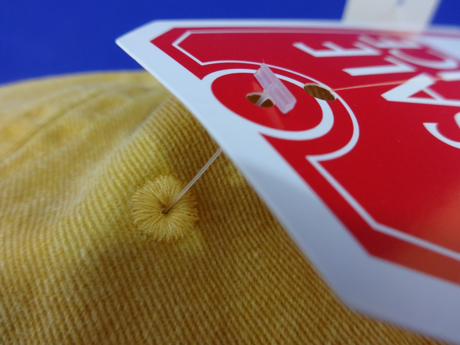 Tags with Slit Merchandise Tags Available in Variety of Design & Quantities