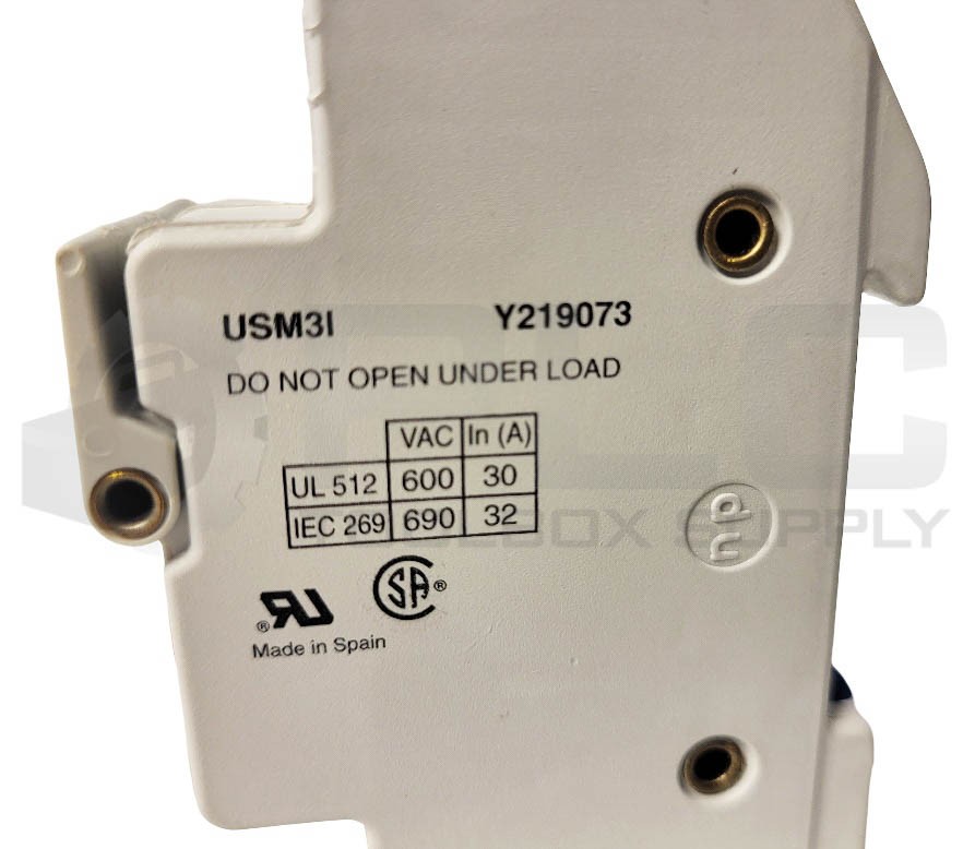 NEW LOT OF 4 FERRAZ SHAWMUT Y219073 ULTRASAFE FUSEHOLDER USM31 3POLE W/INDICATOR