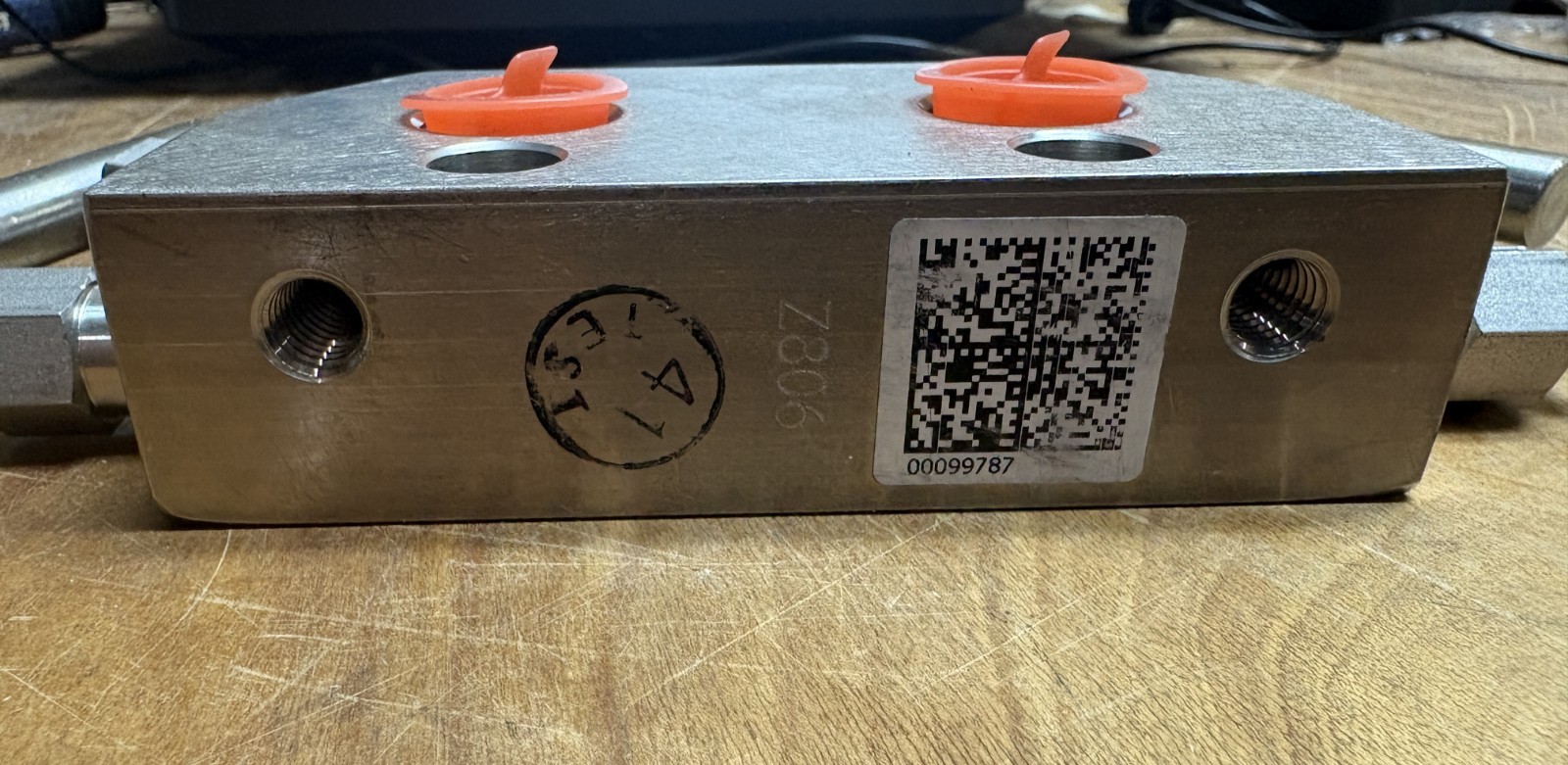 Rosemount TRANSMITTER C305121124-0000 MWP 6092 PSI @200F 4000 PSI @ 400F(D10/1)