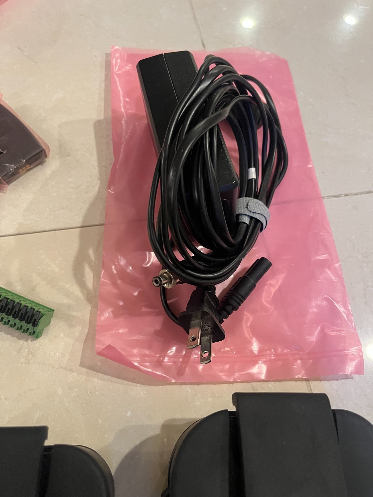 HME DX300 headset system, with 8 Beltpack, batteries case and more