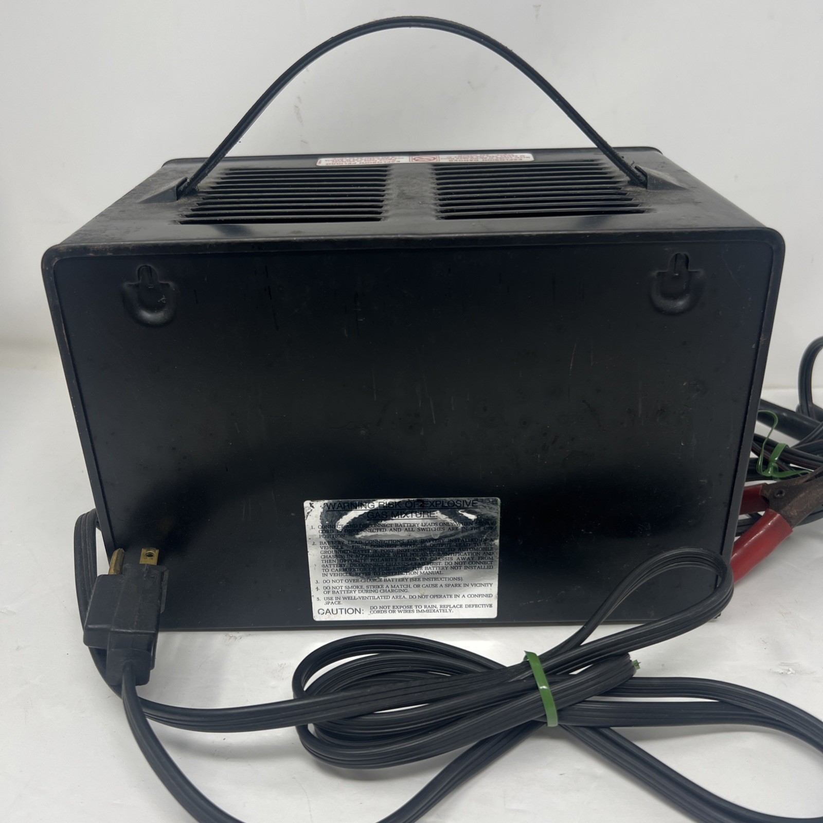 Sears 10/2 Amp 12 Volt Automatic Battery Charger Model 608.718570 / 28-71857