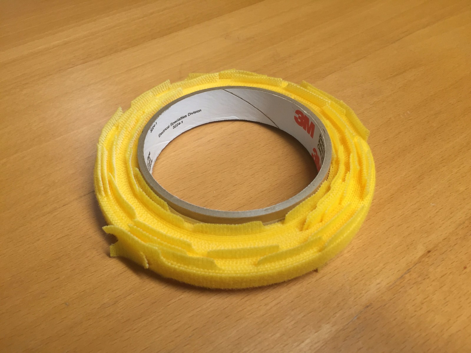 3M 100-6ST-YELLOW Hook & Loop Fastener, Tie Wraps (1 roll)