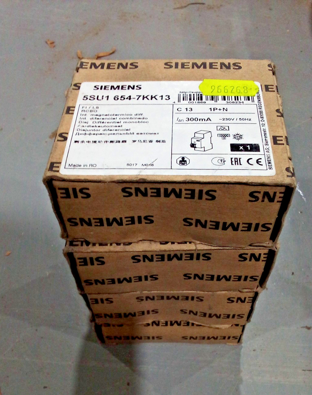 Siemens 5SU1654-7KK13 RCBO 13A C13 300mA 230V 1P+N Residual Current Breaker