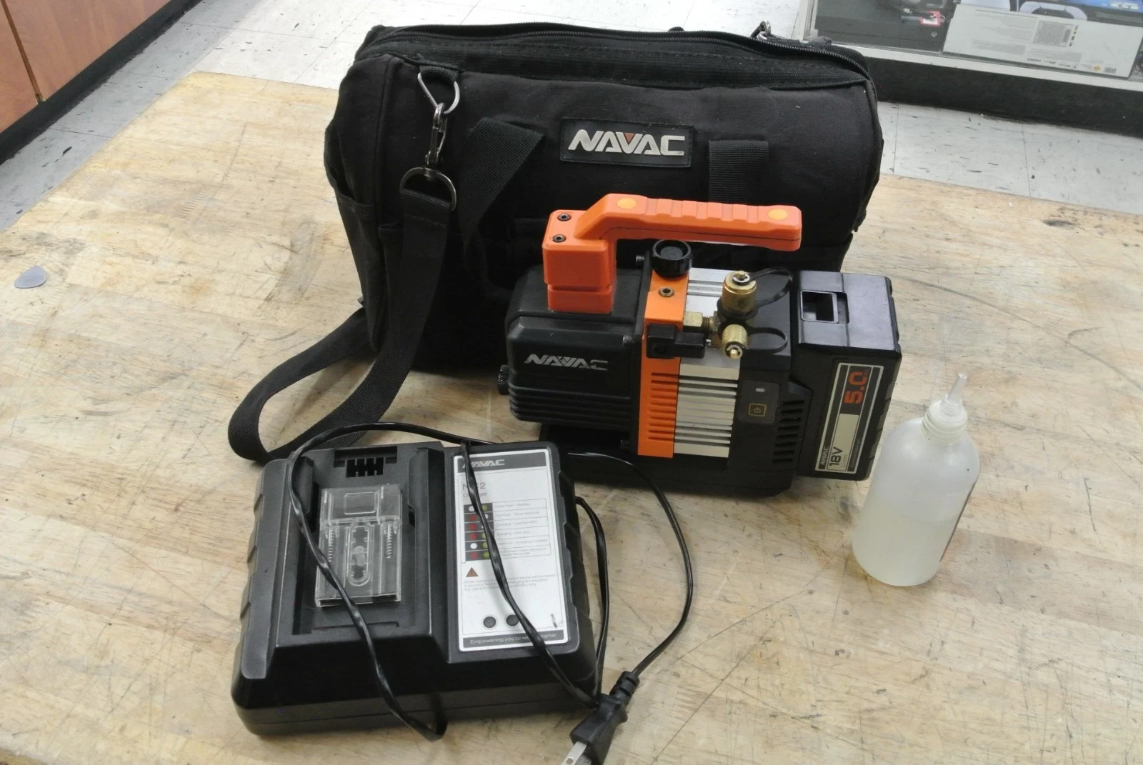 NAVAC NP2DLM 2 CFM Cordless BreakFree Vacuum Pump w/ Battery A2L Compatible