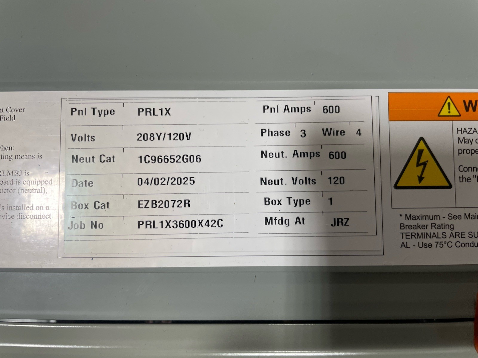 1-600 AMP 240V MAIN LUG PANELBOARD 42 SPACE 3 PHASE 4 WIRE COMPLETE PANEL