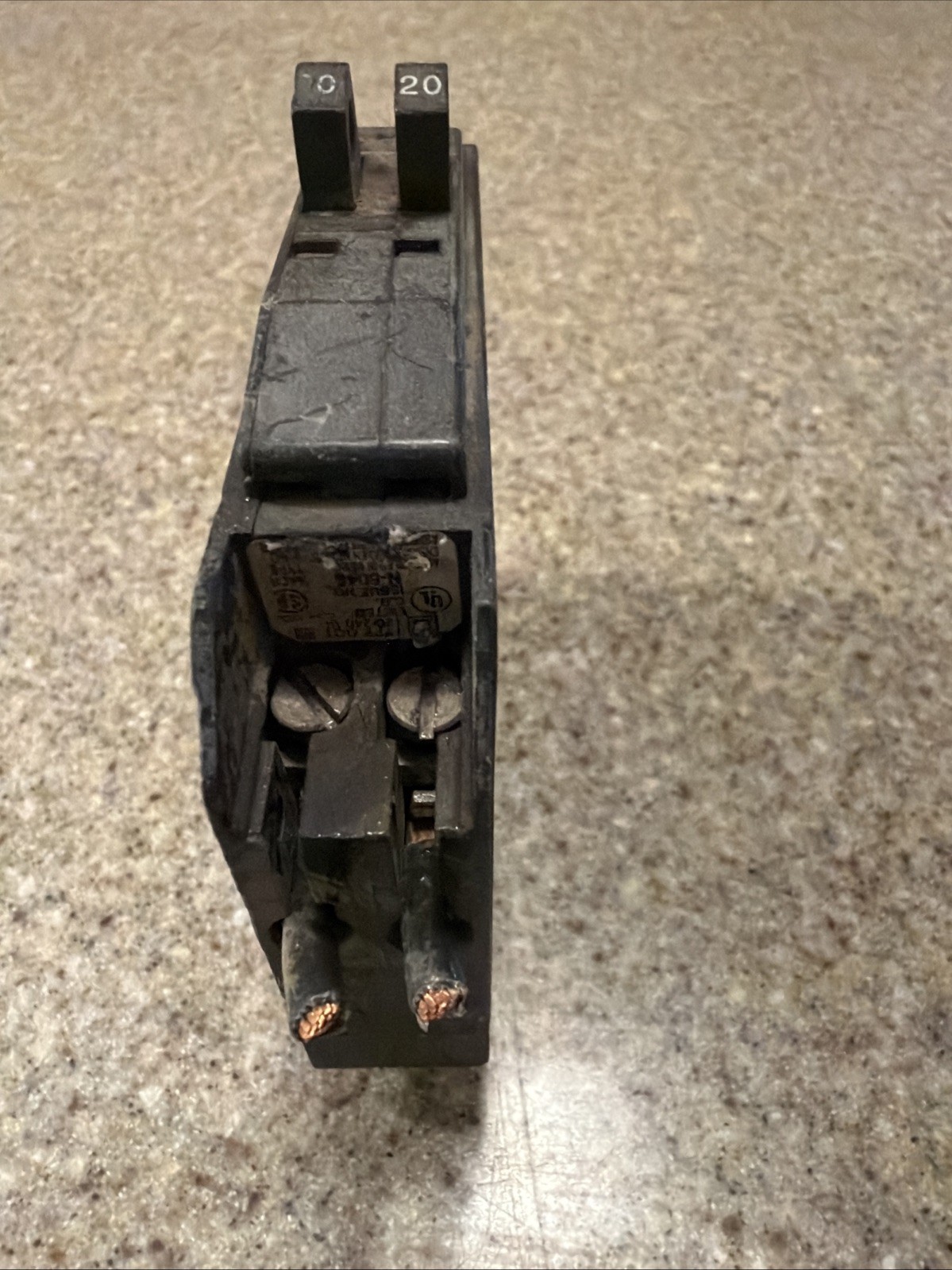 Square D QOT2020 2 Pole 20 Amp Tandem QOT Circuit Breaker 20a Twin Plug In