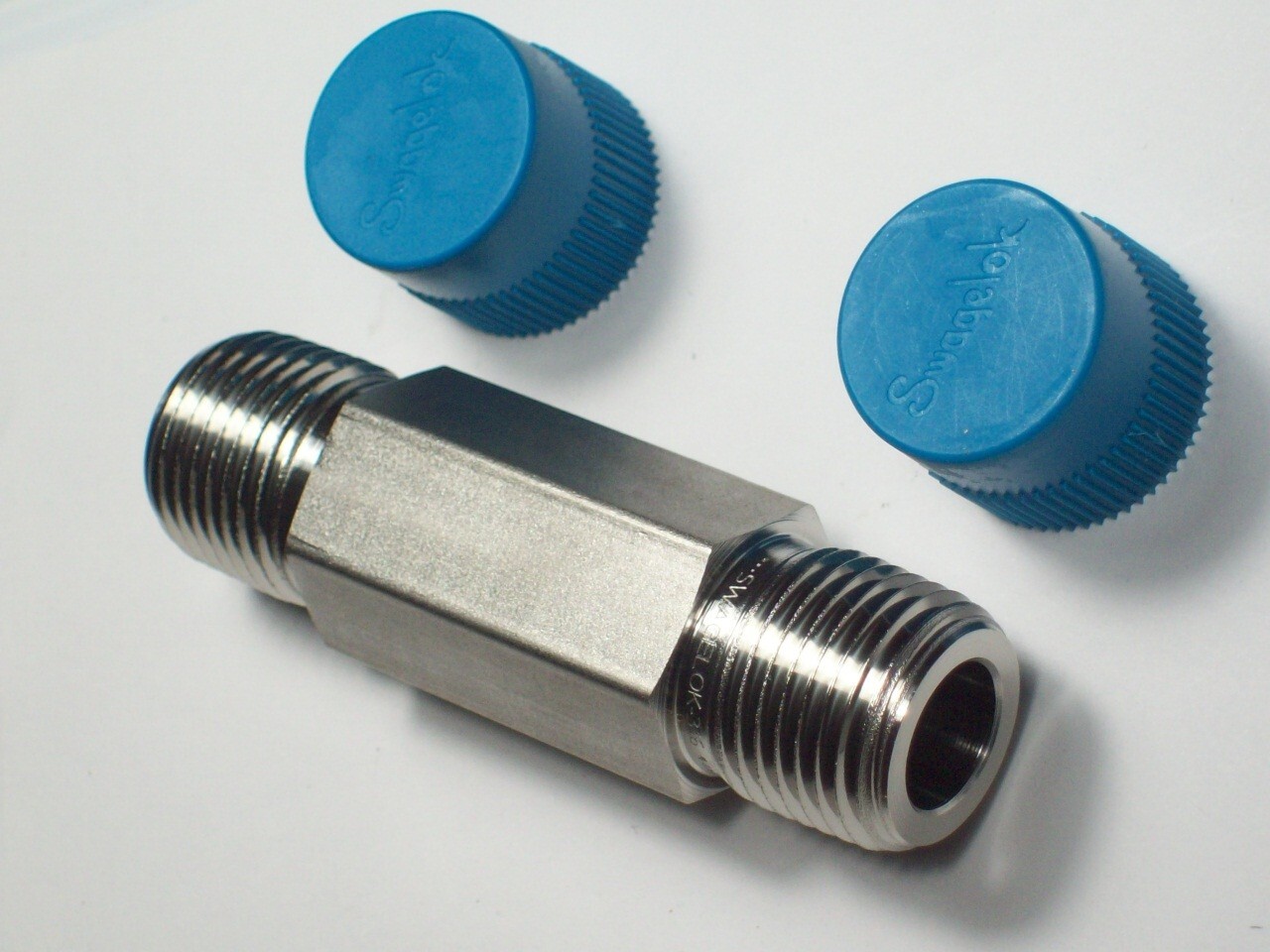 1 – Swagelok Stainless Steel Hex Pipe Nipple, 3.0″ x 1/2″ NPT, SS-8-HLN-3.00