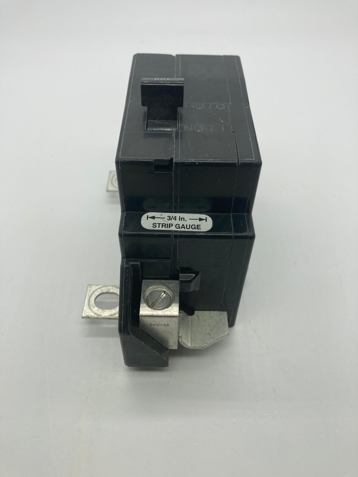 Square D QOM100VH8106 22kA 2 Pole 100 Amp QOM1 Bolt On Main Circuit Breaker NOS