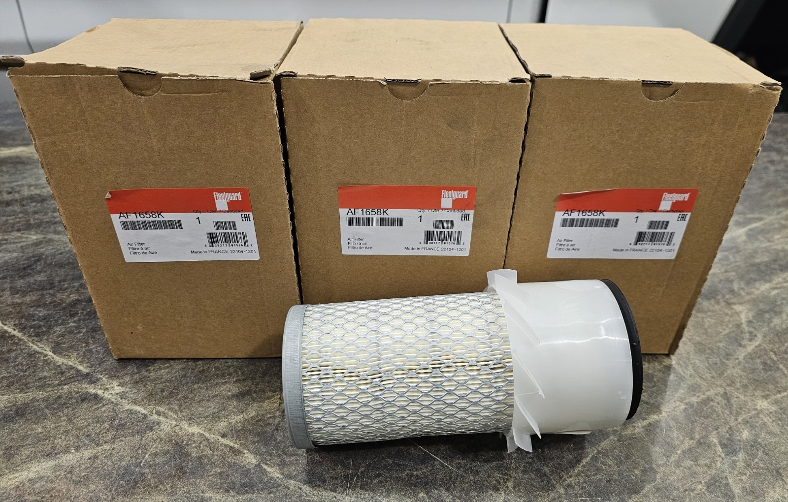 Fleetguard AF1658K Air Filter NEW! 22103-1201 GENUINE OEM FLEETGUARD