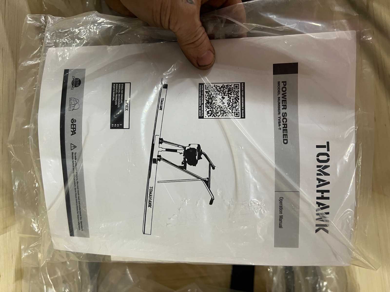 TOMAHAWK POWER TVSA-T 37.7cc Gas Concrete Power Screed Cement Finishing