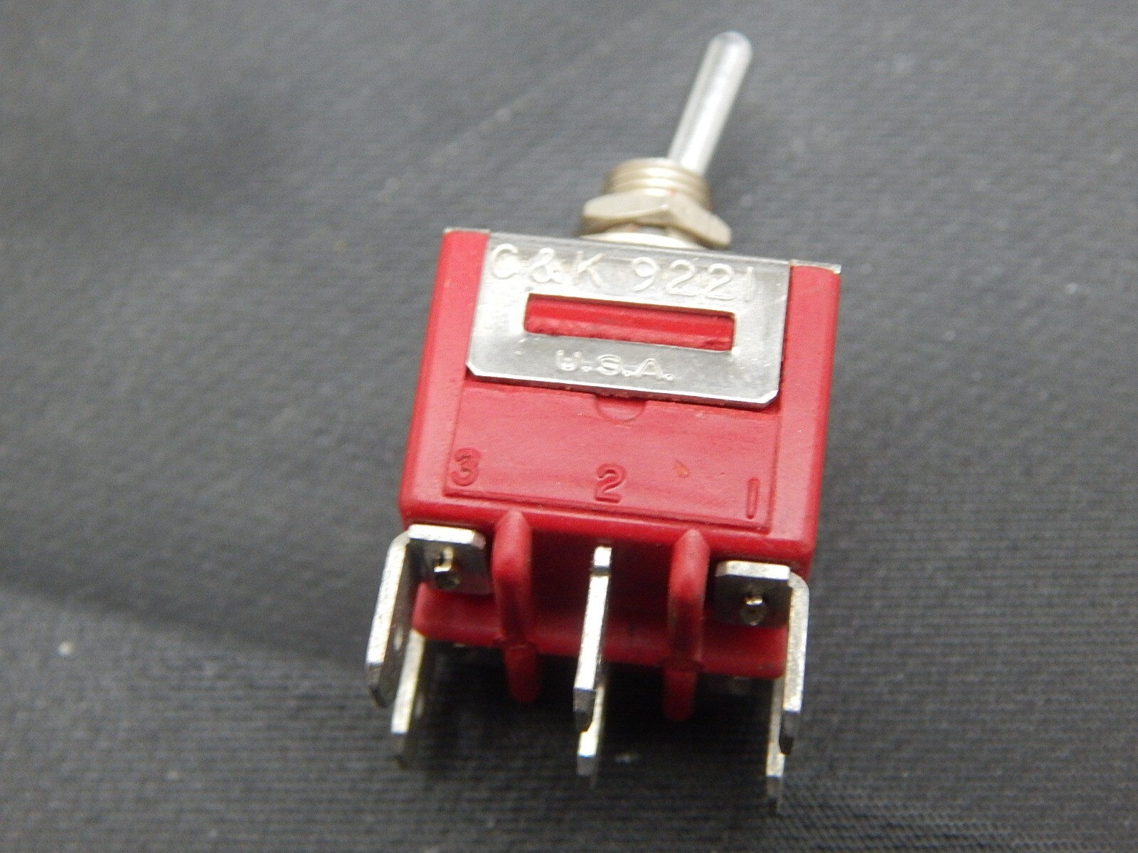 C&K 9221T1CHZ4QD TOGGLE SWITCH ON-ON DPDT 10A 250VAC 28VDC – USA FAST SHIPPING